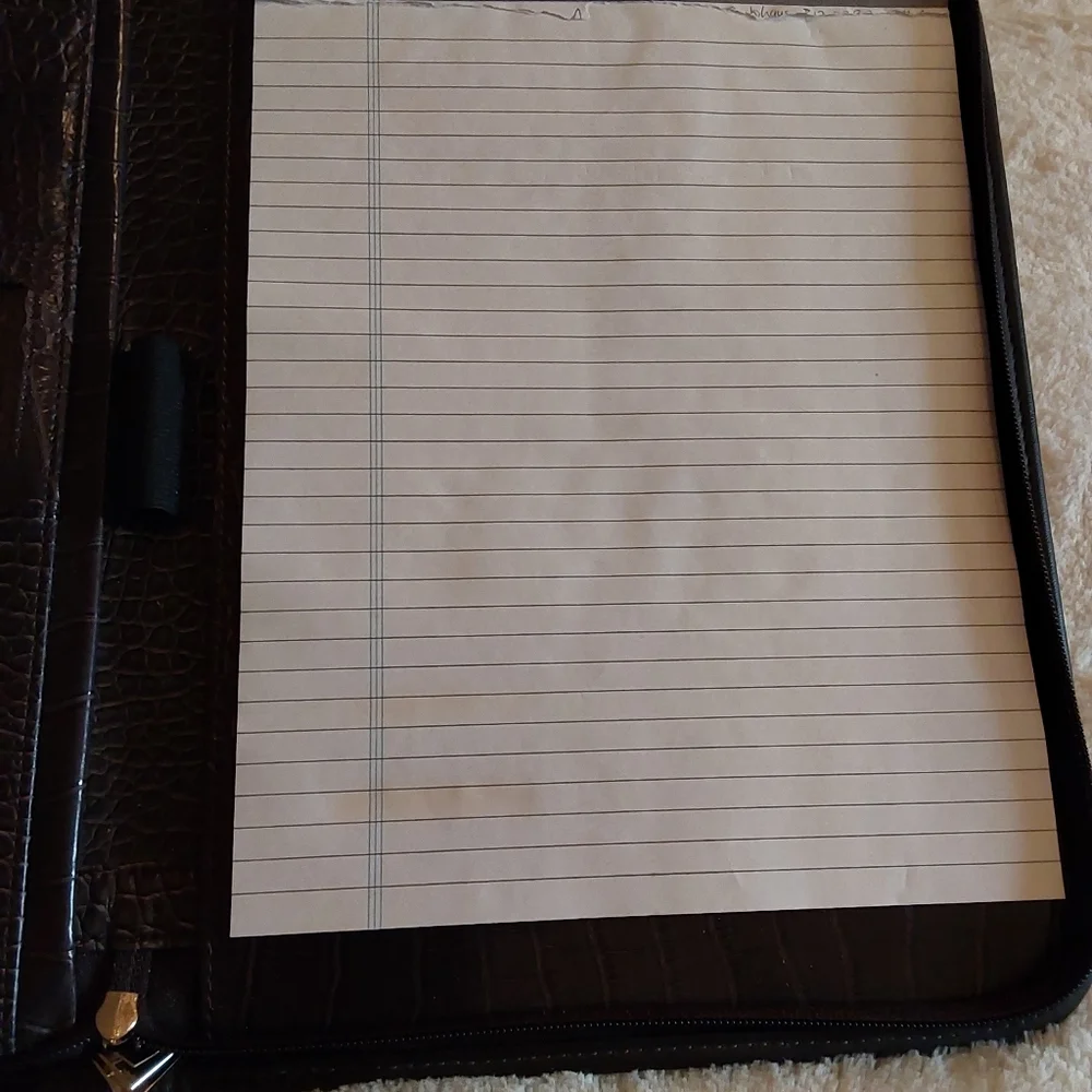 🌺 Near New Brown Leather (Croc) Attaché /Portfolio